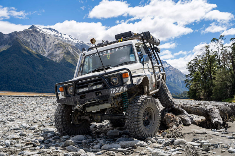 70 Series Land Cruiser High Cut Front Bumper Kit - Photo 3